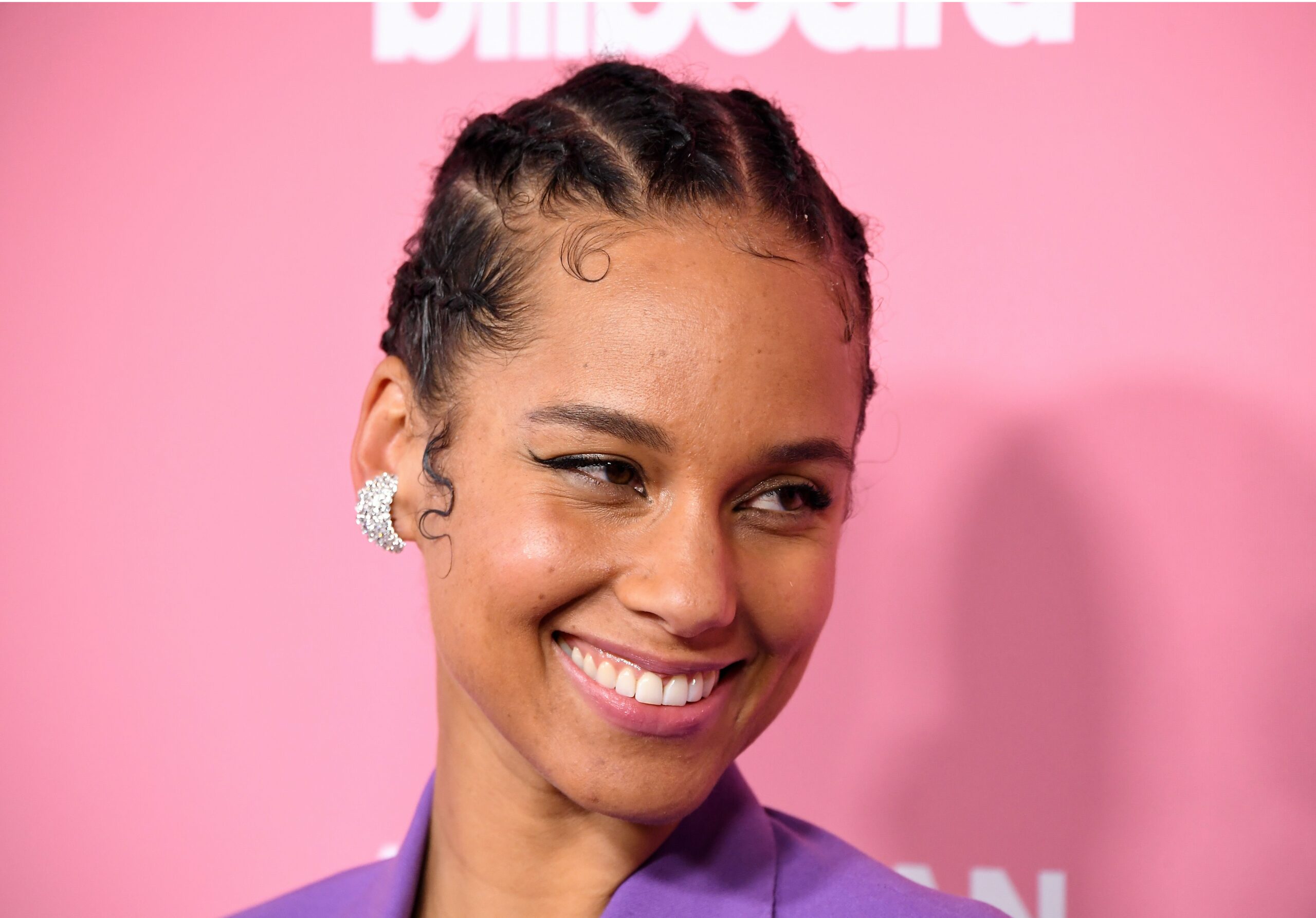 10 Tips on How to Look Gorgeous Without Makeup